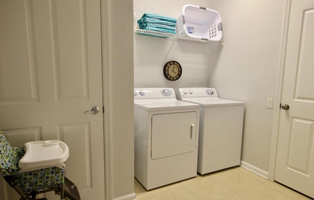 New! Luxurious Vista Cay Lakeview Fantasy Near Theme Parks And Walk To The Convention Center * Orlando