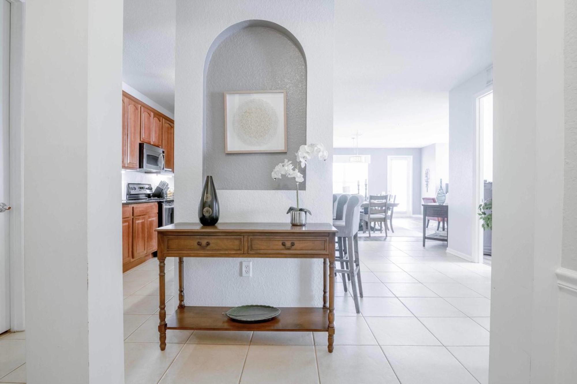 New! Luxurious Vista Cay Lakeview Fantasy Near Theme Parks And Walk To The Convention Center Holiday home
