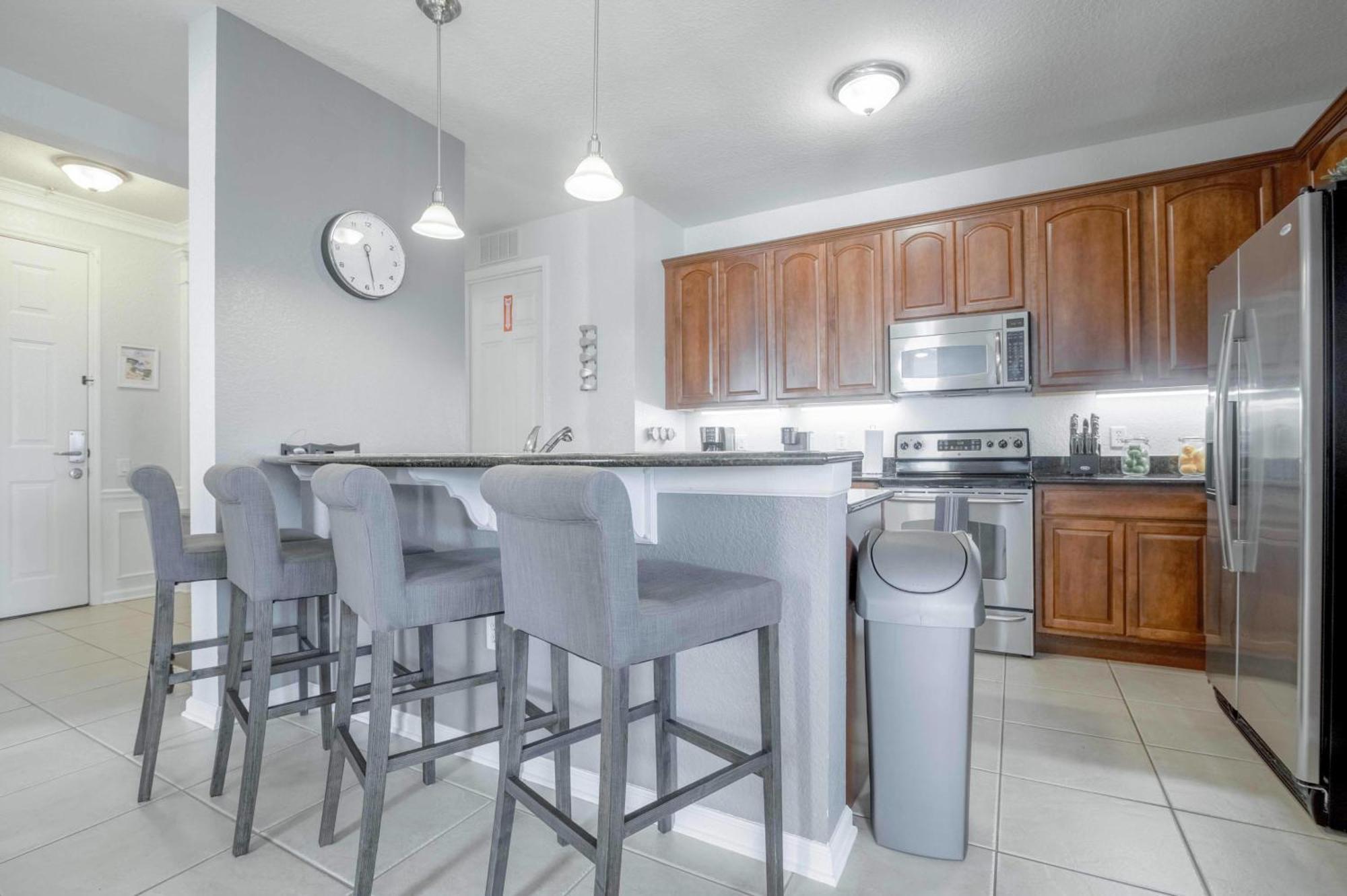 New! Luxurious Vista Cay Lakeview Fantasy Near Theme Parks And Walk To The Convention Center * Orlando