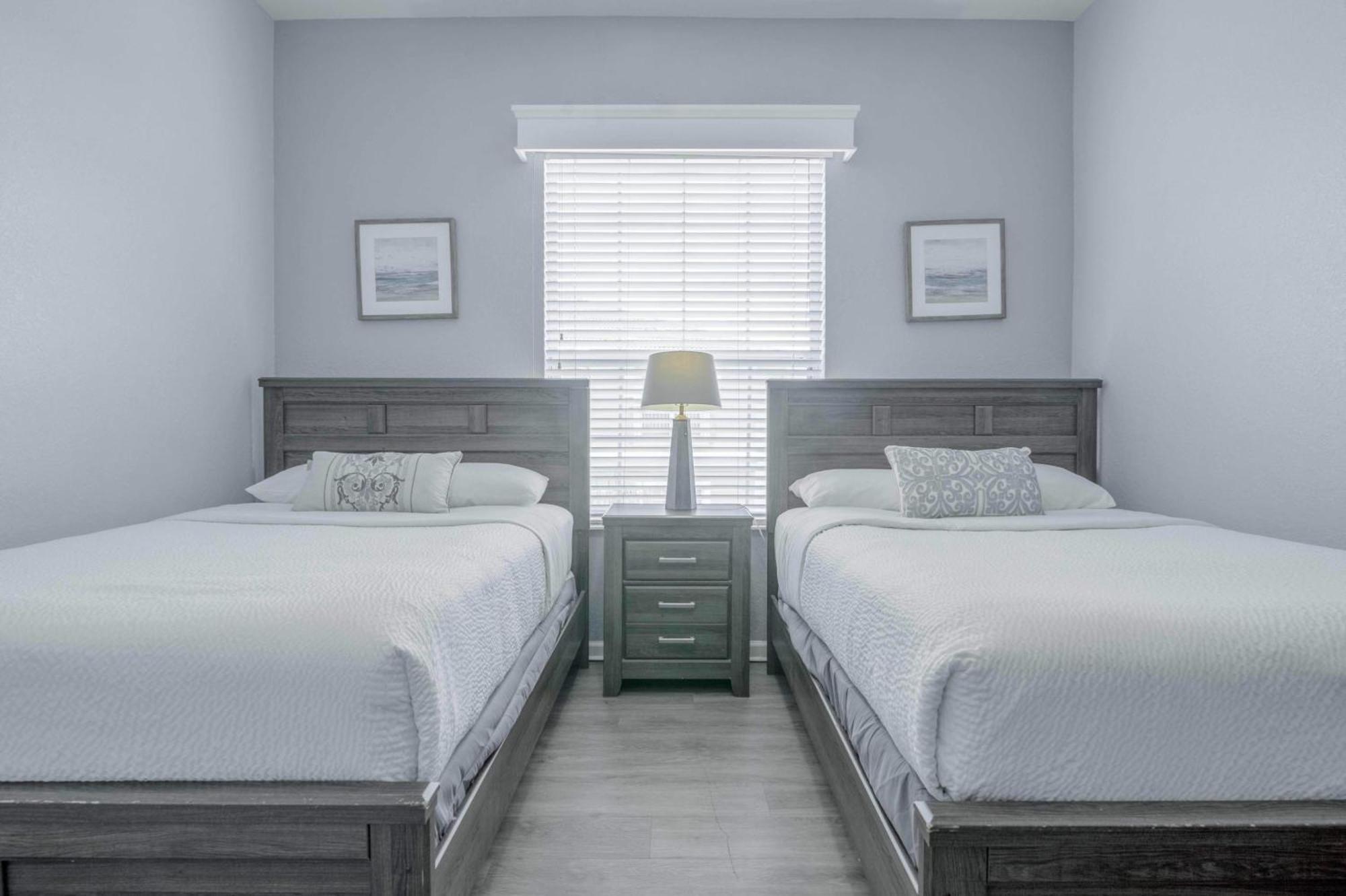 New! Luxurious Vista Cay Lakeview Fantasy Near Theme Parks And Walk To The Convention Center