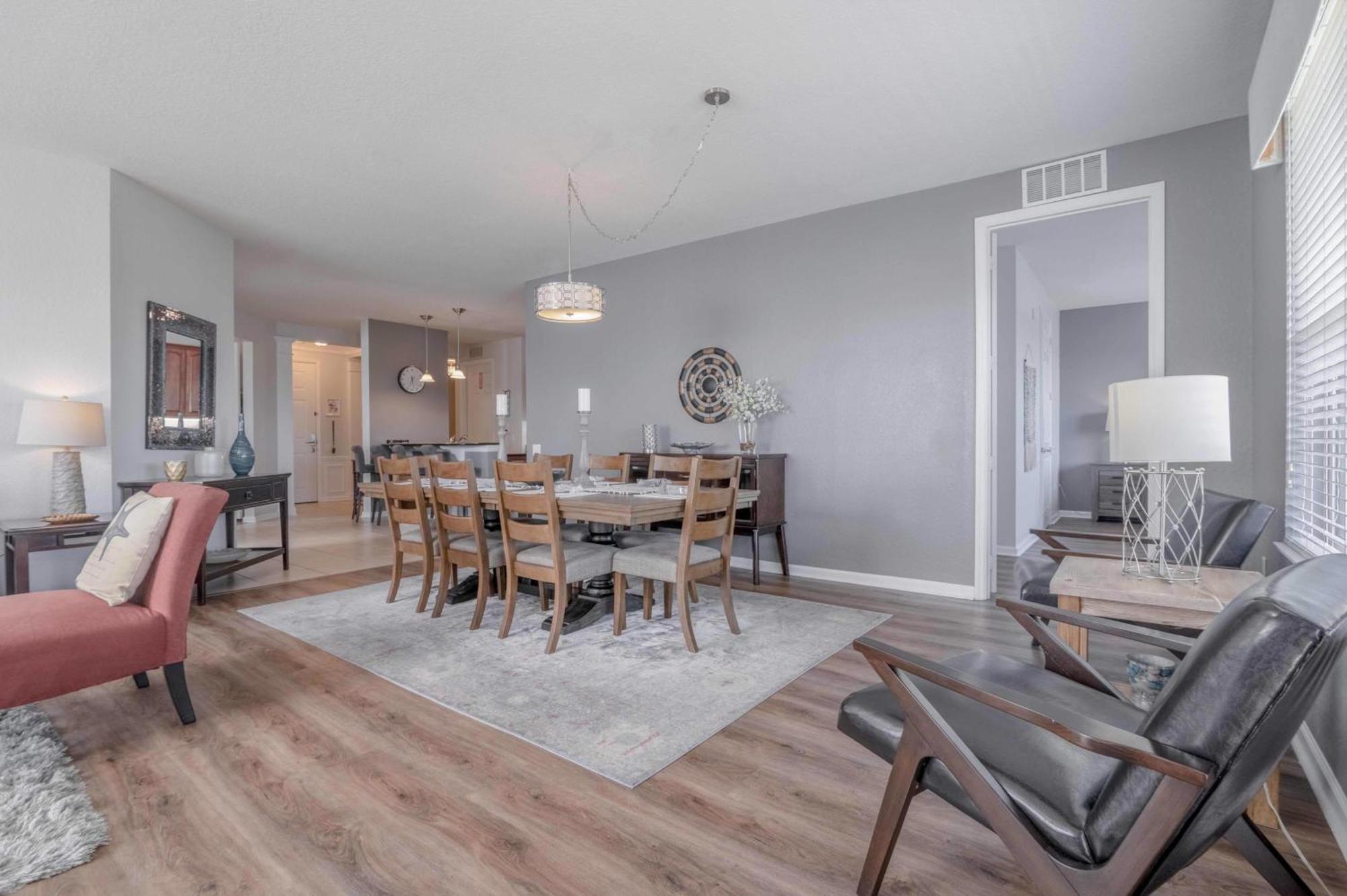 New! Luxurious Vista Cay Lakeview Fantasy Near Theme Parks And Walk To The Convention Center