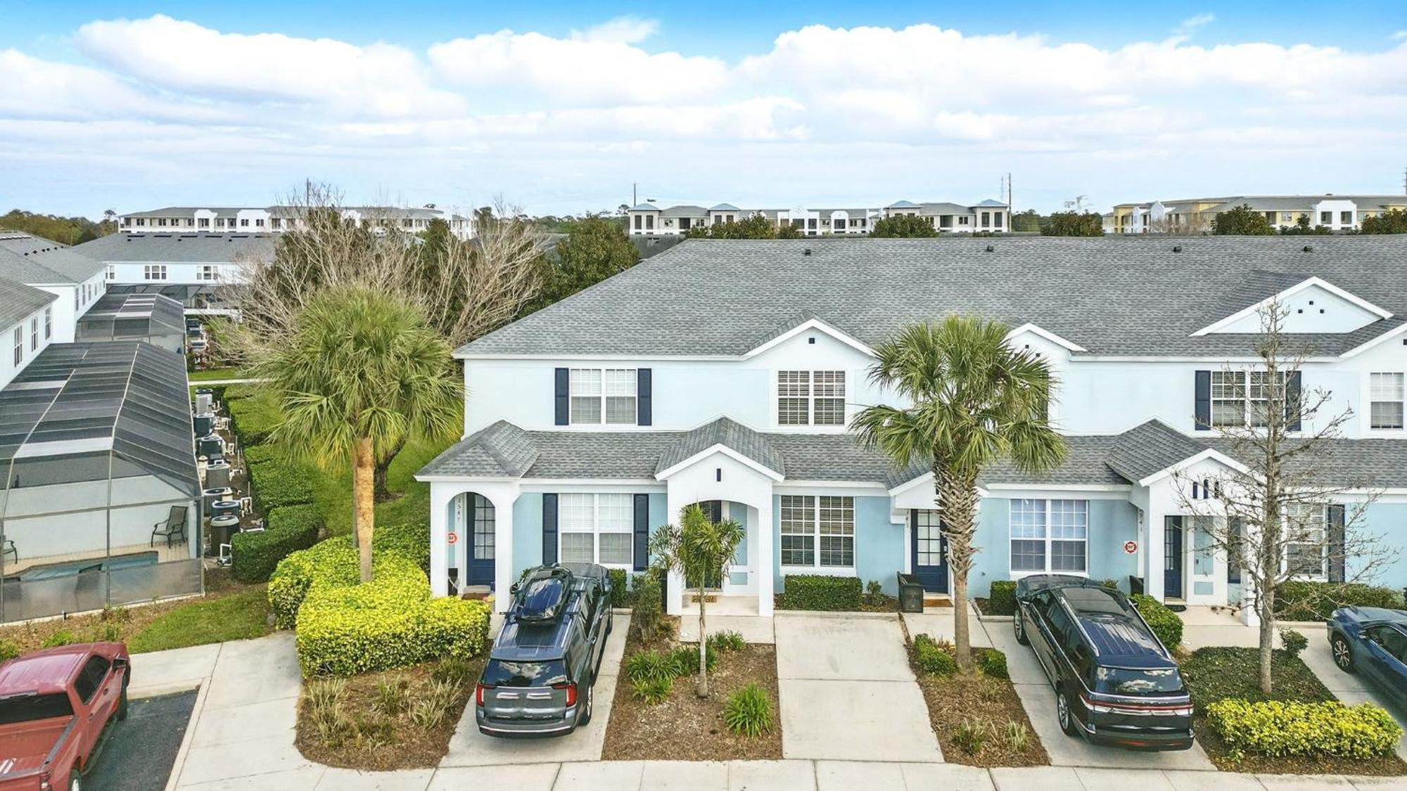 Perfect Townhome Near Holiday home