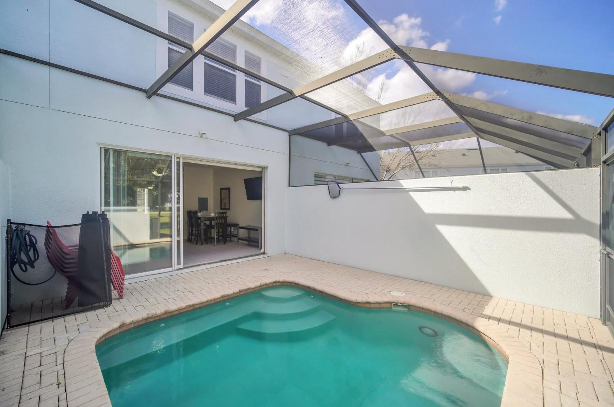 Perfect Townhome Near Holiday home *