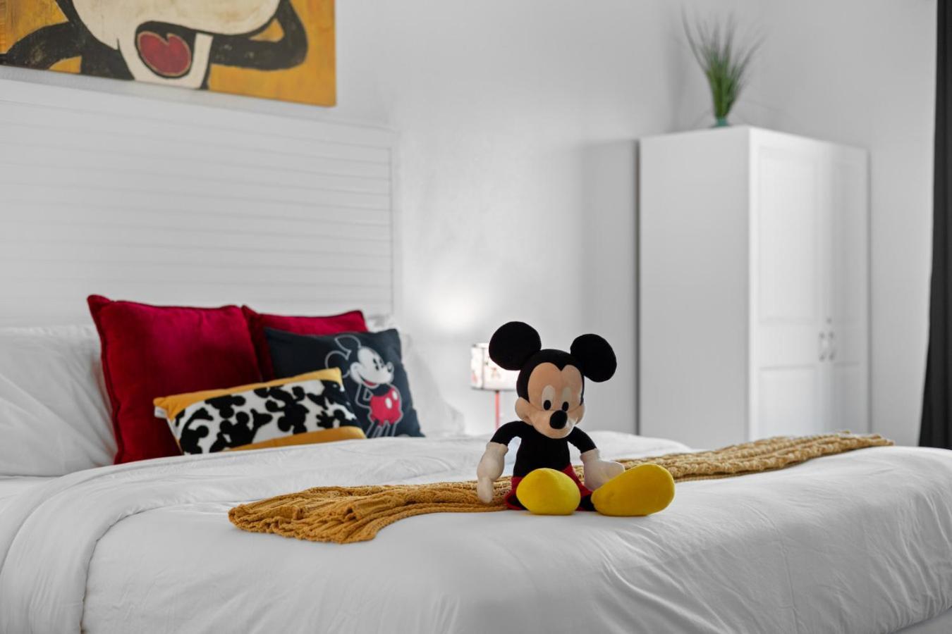 King Bed Theme Park Free Shuttle Included Holiday home