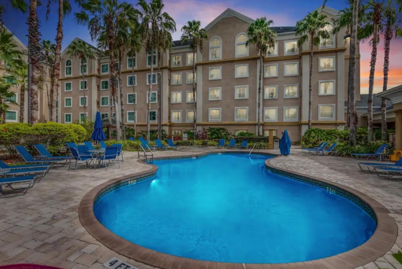 King Bed Theme Park Free Shuttle Included Holiday home Orlando