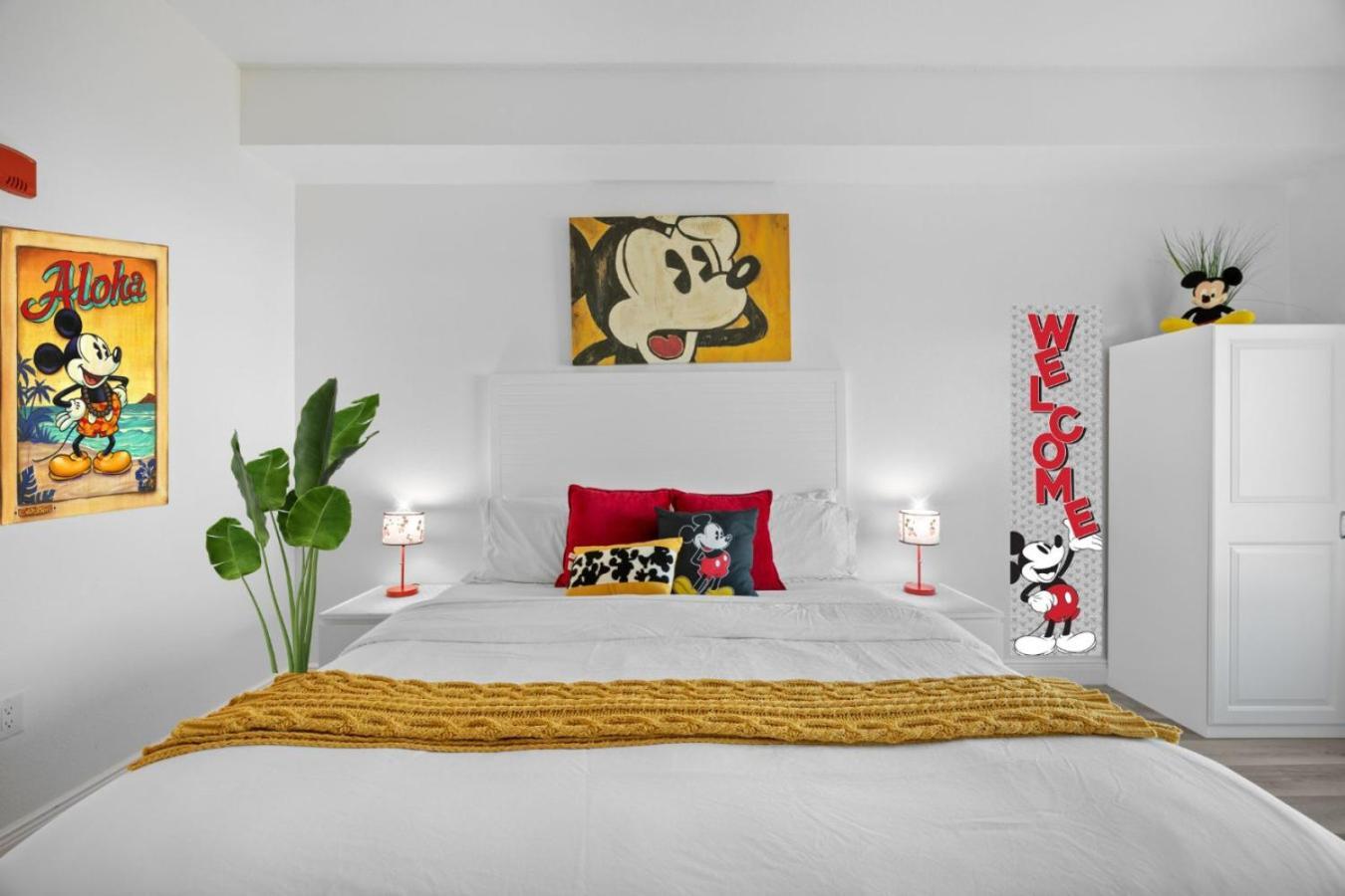 King Bed Theme Park Free Shuttle Included * Orlando