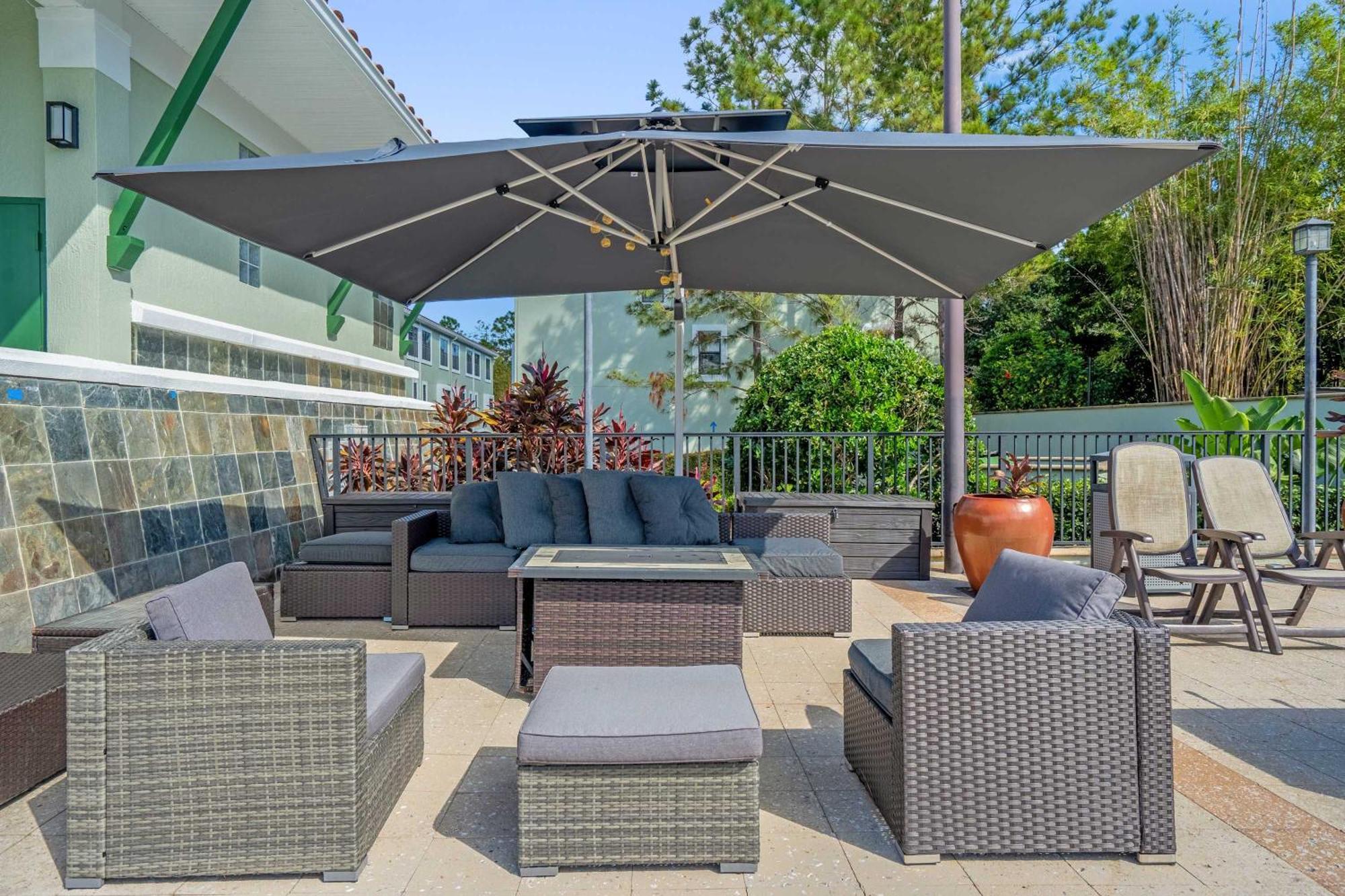 Spring Break Sale! Renovated Townhome By Holiday home Orlando