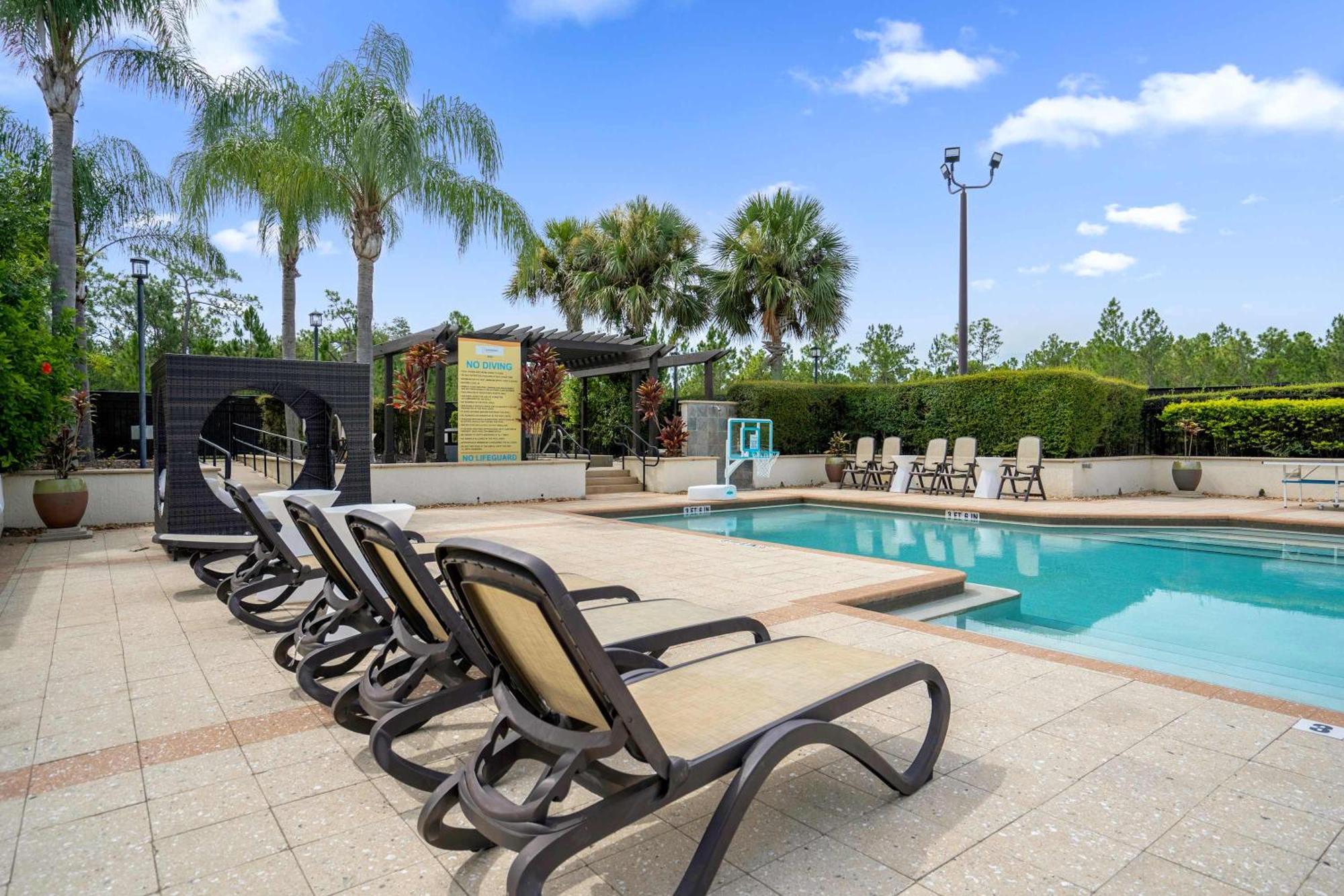 Spring Break Sale! Renovated Townhome By *