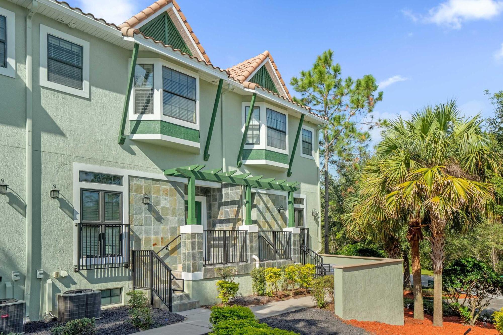 Spring Break Sale! Renovated Townhome By Holiday home
