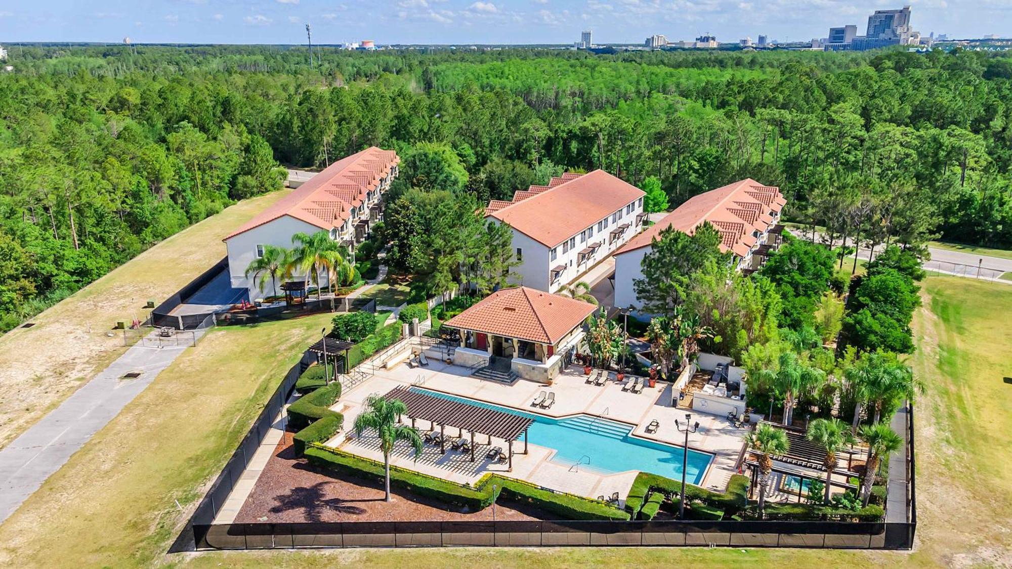 Holiday home Spring Break Sale! Renovated Townhome By *