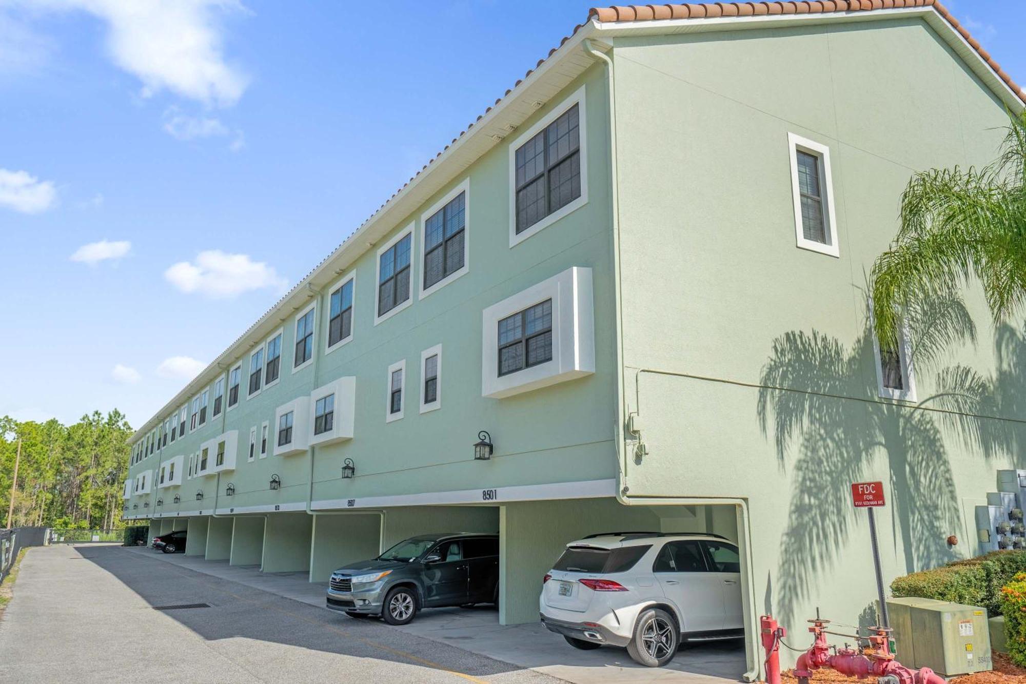Spring Break Sale! Renovated Townhome By Holiday home