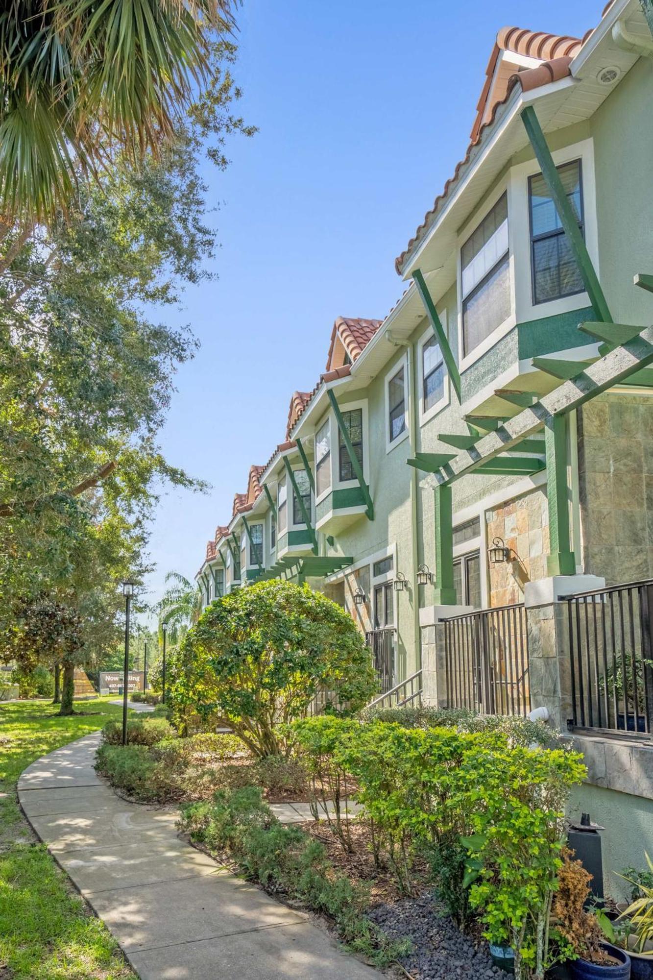 Spring Break Sale! Renovated Townhome By Holiday home Orlando