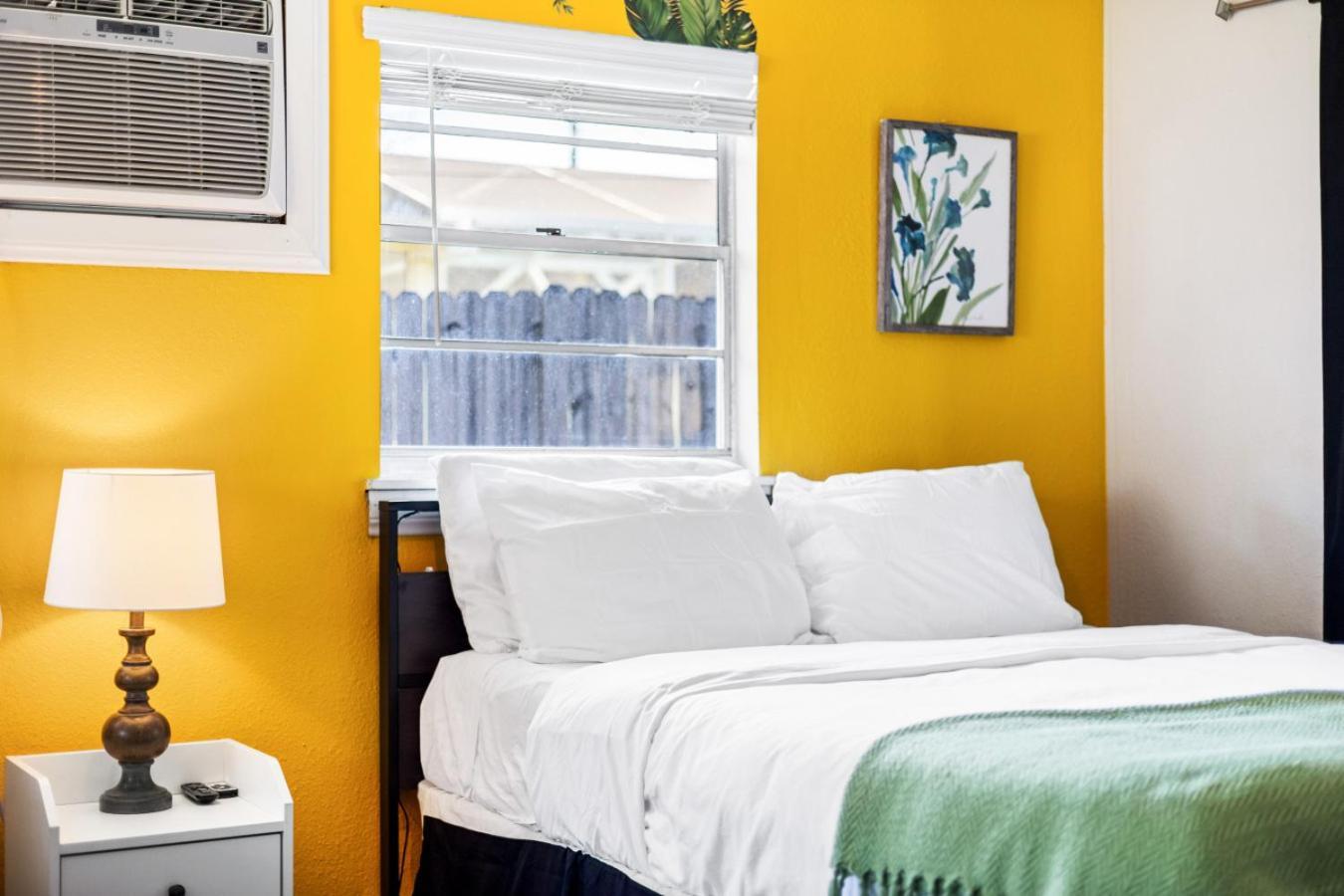 Airport Vacation Pet Friendly Holiday home Orlando