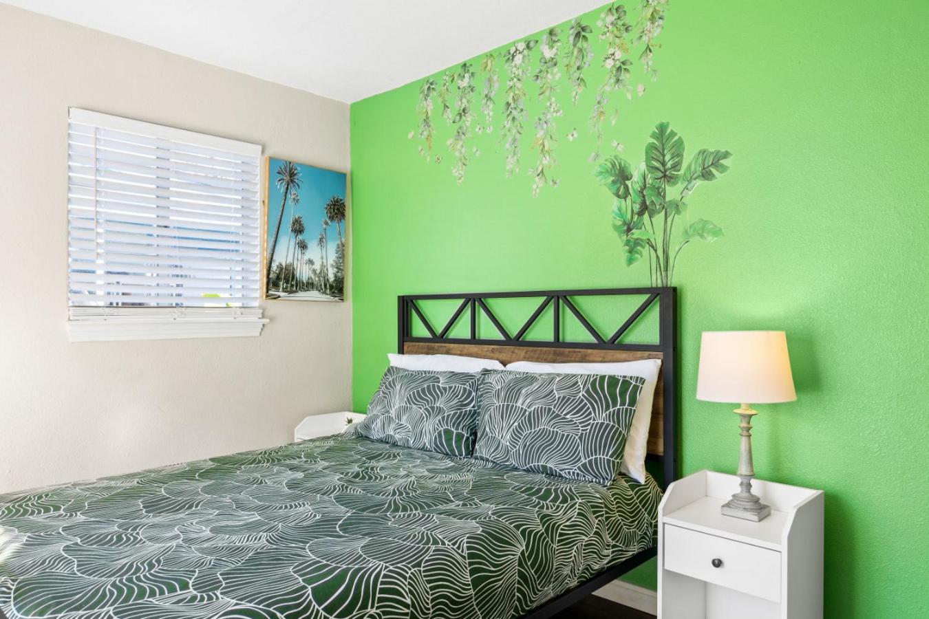 Holiday home Airport Vacation Pet Friendly *