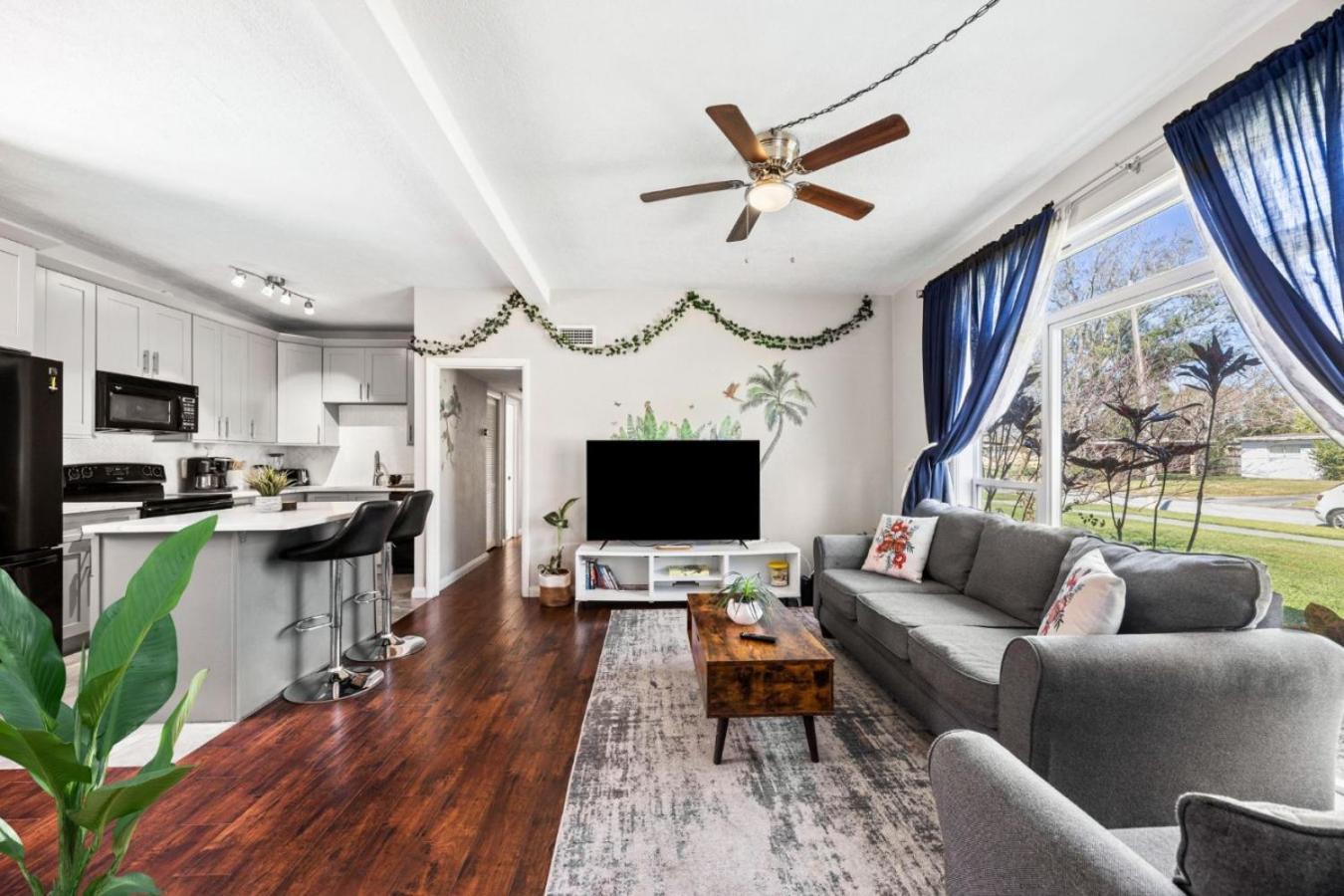 Airport Vacation Pet Friendly Holiday home Orlando