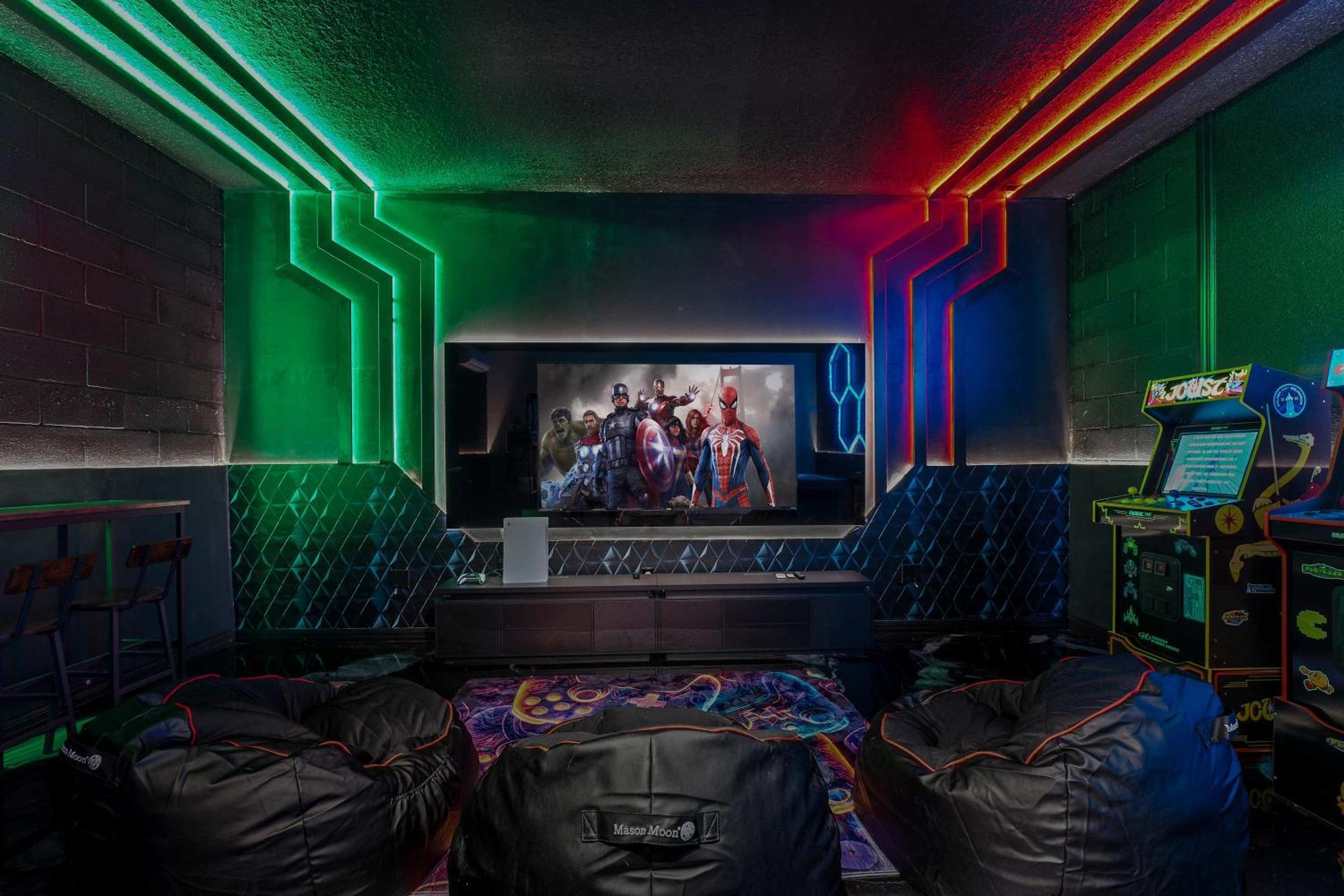 Super Homey- 8bdr - Ps5 Arcades Poker Loft Holiday home *