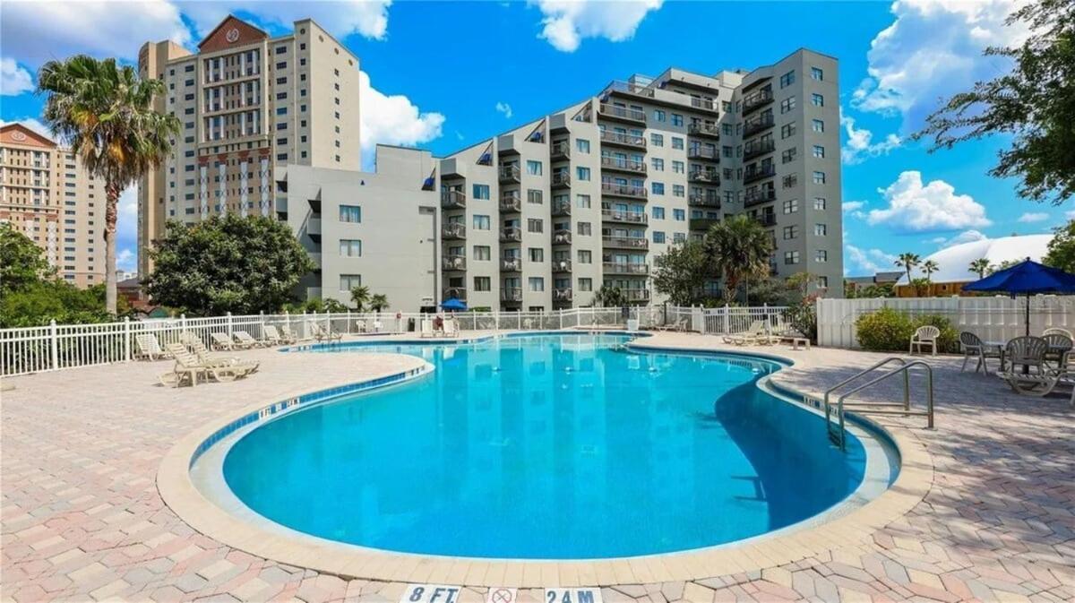 2301-2-cd-enclave Skyline Near Universal Orlando
