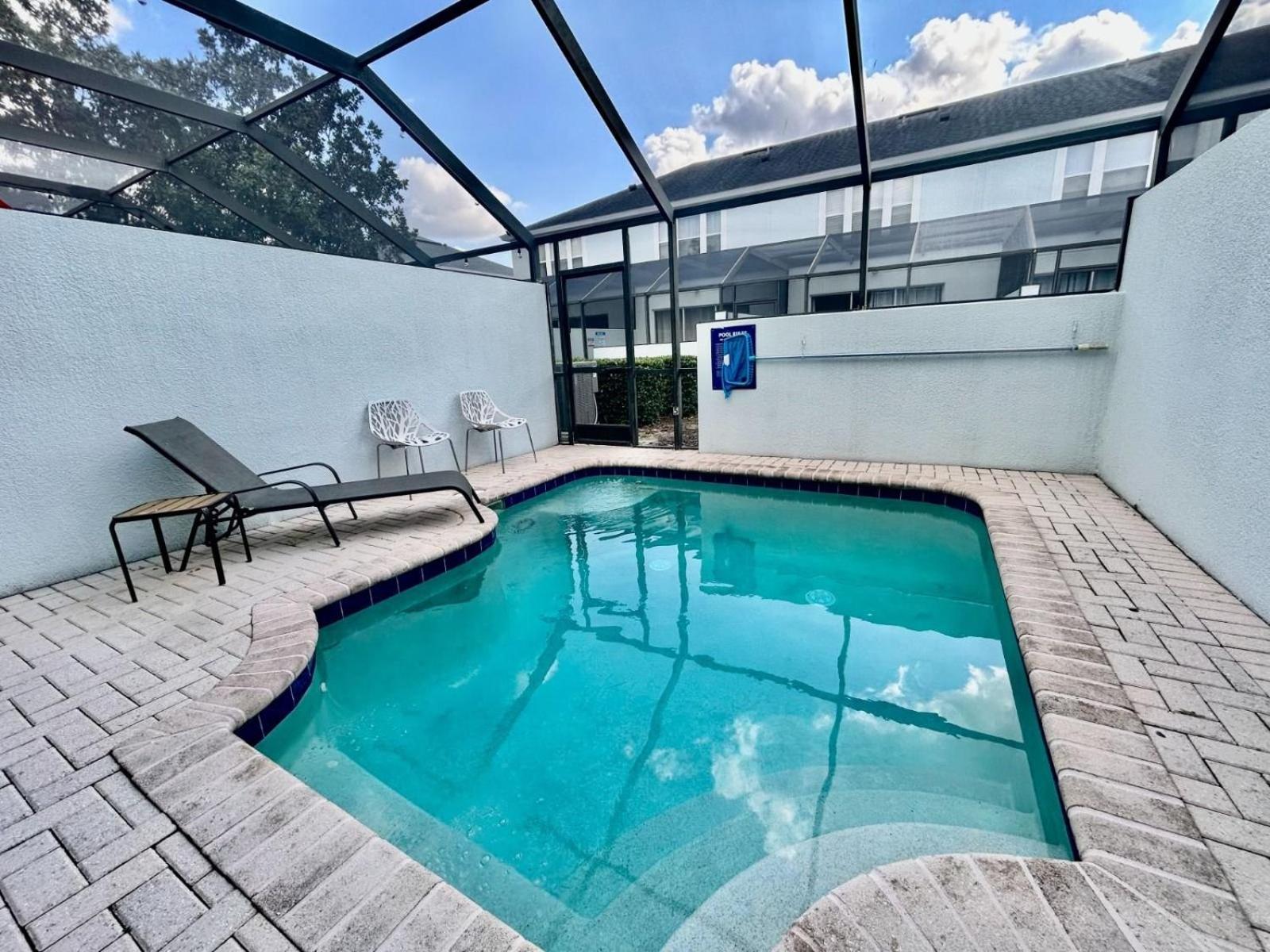 Casa 3q/3b Com Piscina Privativa | Perto Da Orlando