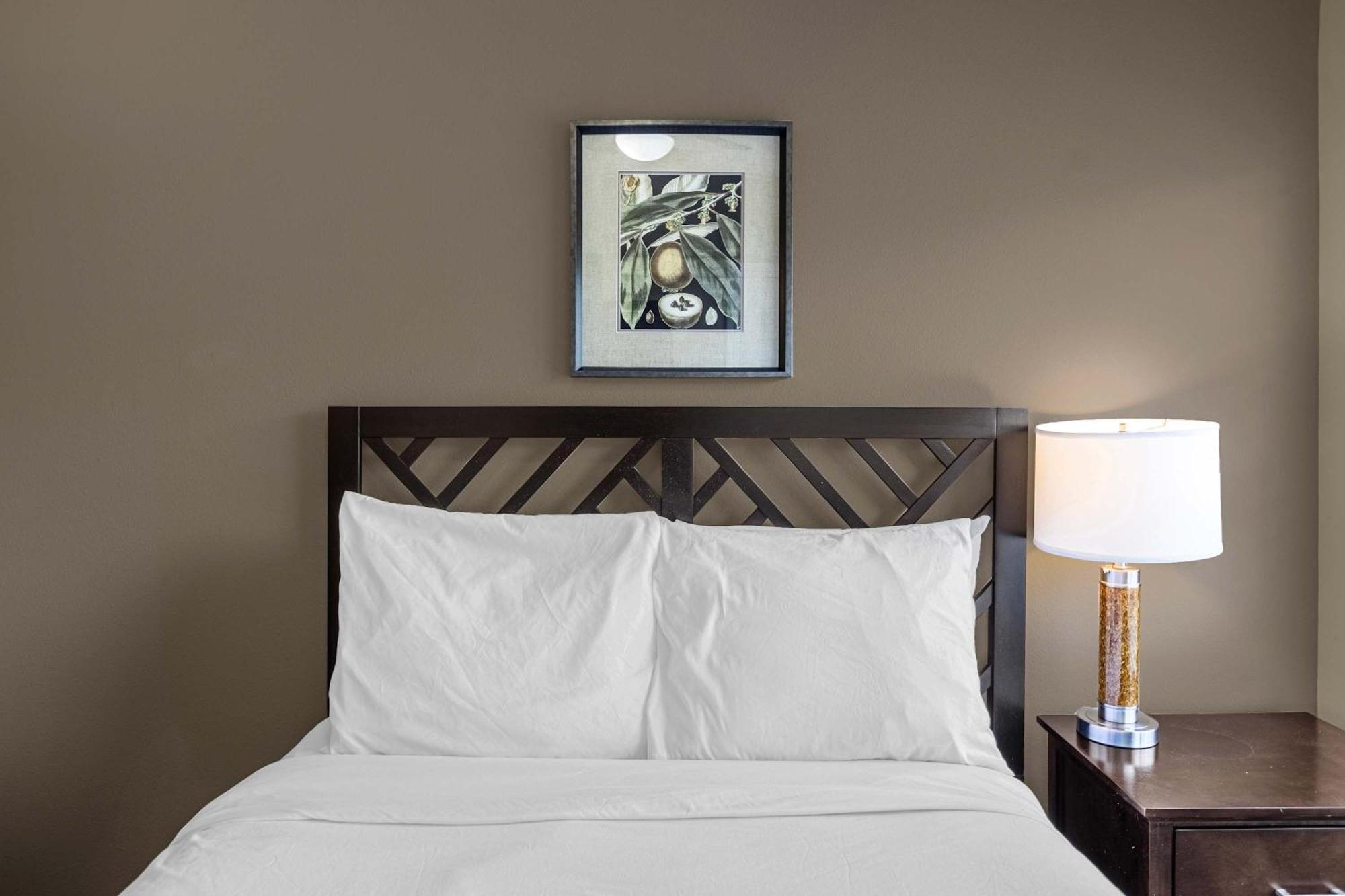 Deluxe 3 Townhome - 5 Minutes From