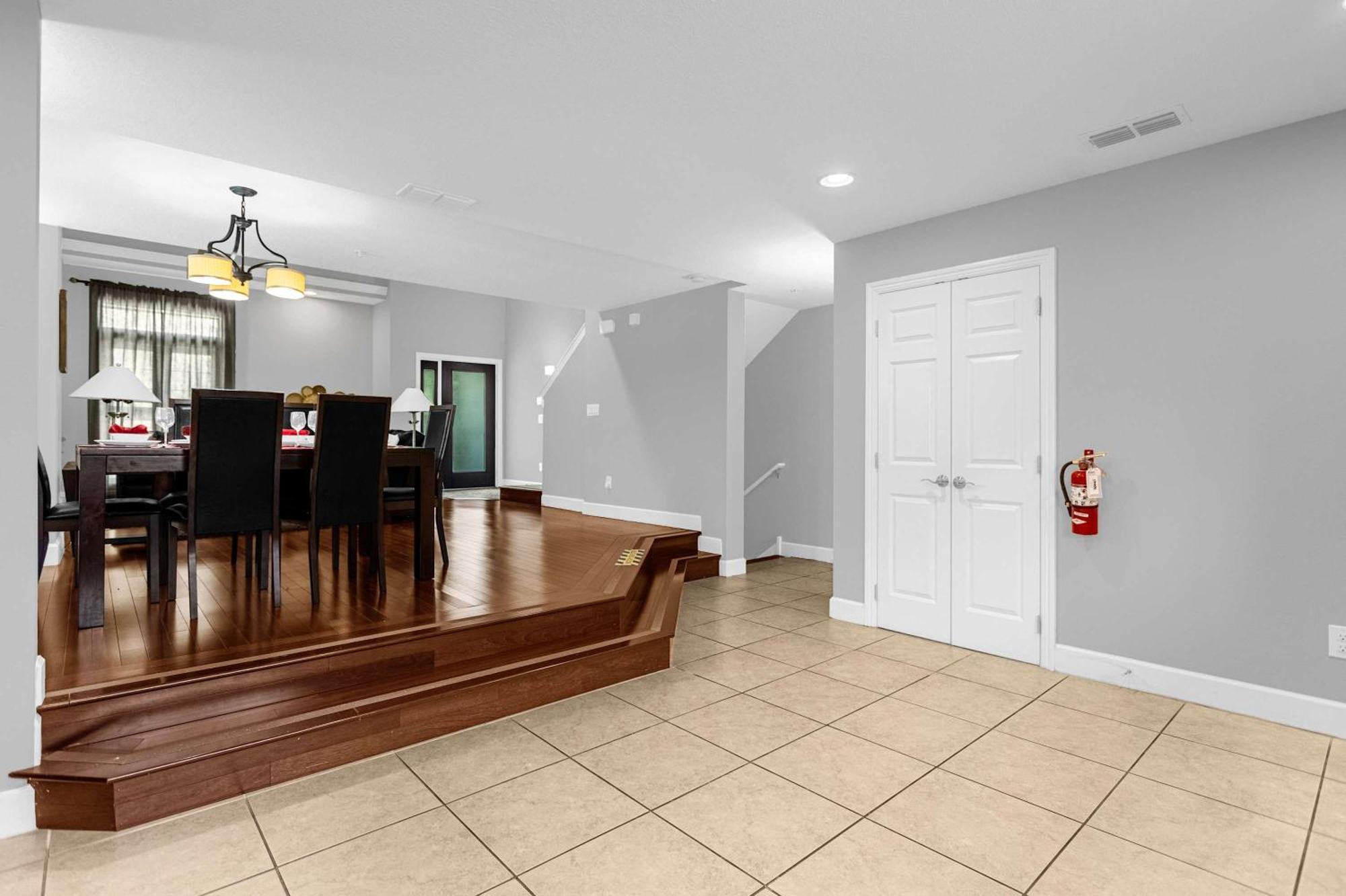 Holiday home Deluxe 3 Townhome - 5 Minutes From
