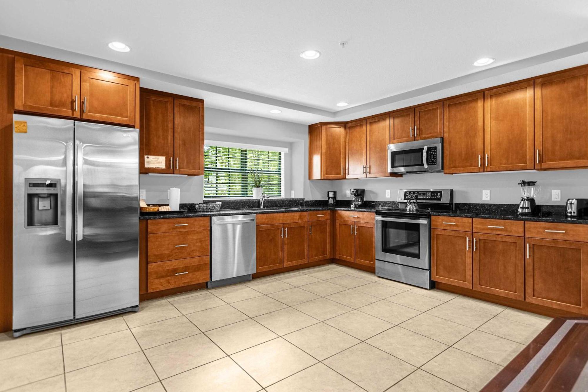 Deluxe 3 Townhome - 5 Minutes From Holiday home