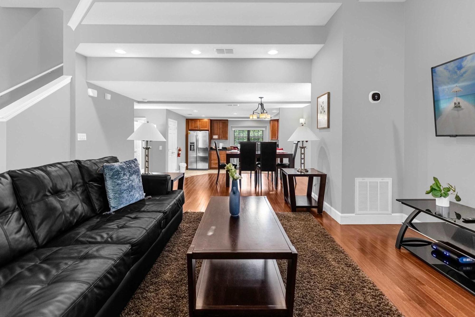 Holiday home Deluxe 3 Townhome - 5 Minutes From
