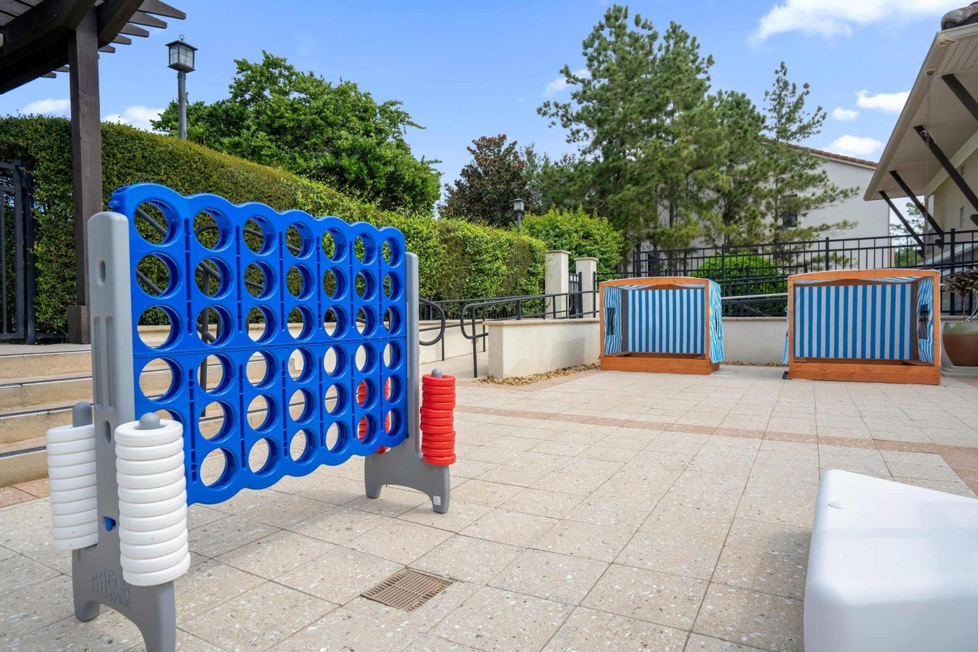 Holiday home Deluxe 3 Townhome - 5 Minutes From