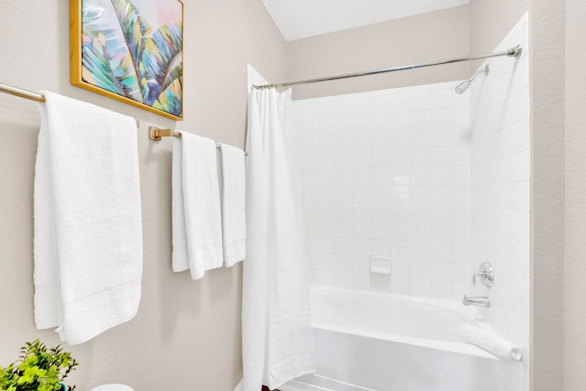 2br With Pool & Hot Tub - Near Holiday home