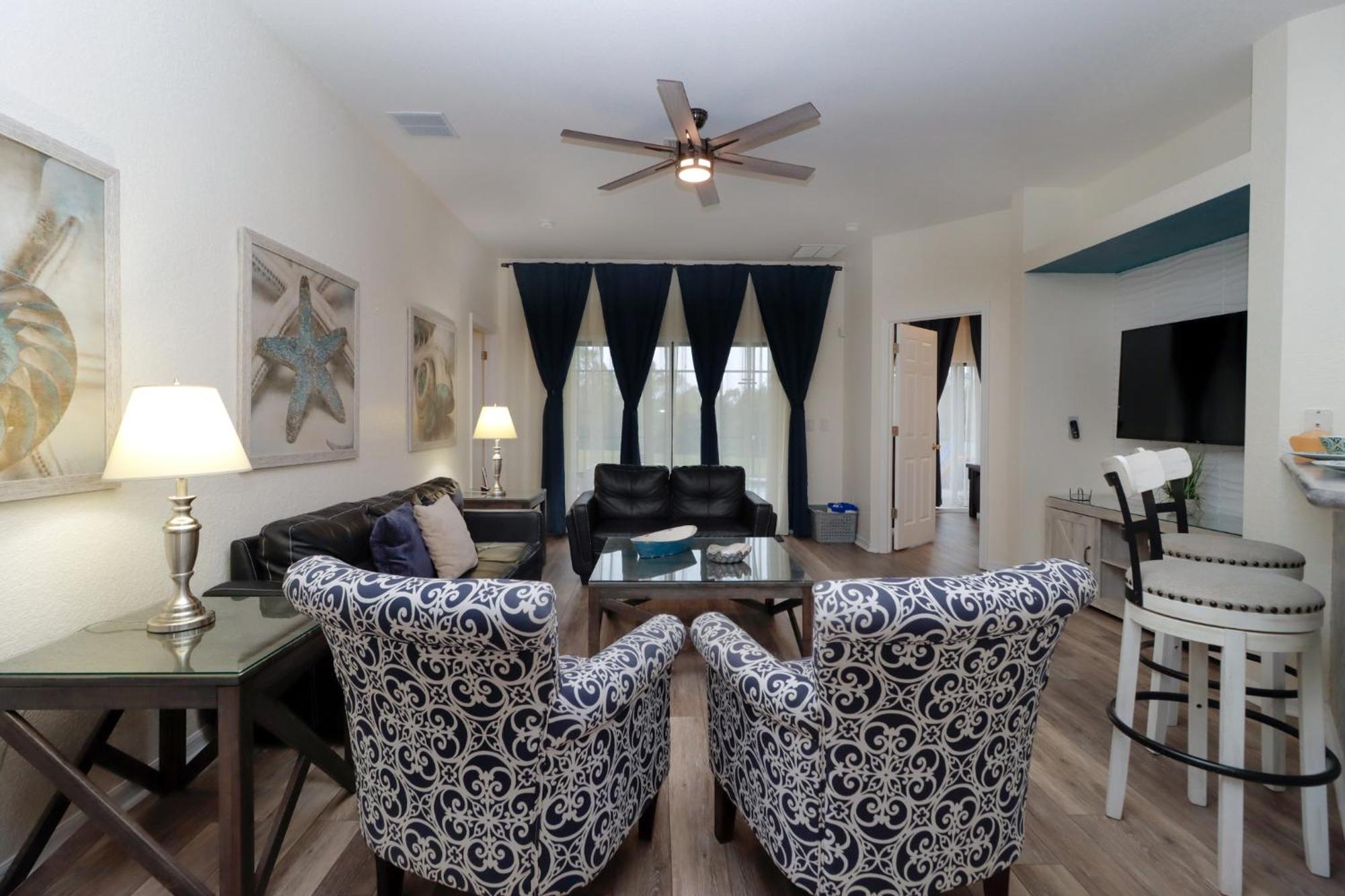 Serene 4-bedroom Lakeview Retreat With South-facing Pool & Sun-drenched Outdoor Living * Orlando