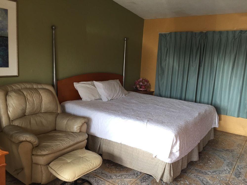 Hotel Sands