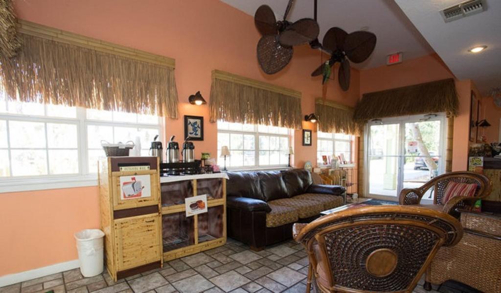 Tropical Palms Premium Two-bedroom Loft 77 *