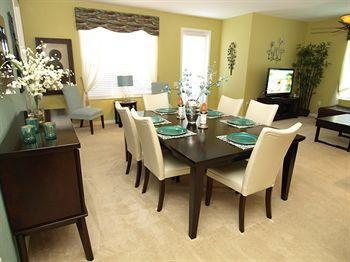 Luxurious Near Universal By Cnd Holiday Homes