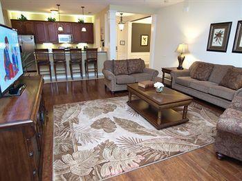 Hotel Luxurious Near Universal By Cnd Holiday Homes 3*
