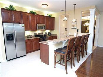 Hotel Luxurious Near Universal By Cnd Holiday Homes 3*