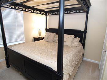 Luxurious Near Universal By Cnd Holiday Homes Hotel 3*