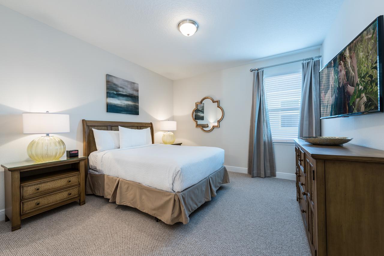 Spacious By Rentyl Near With Private Pool, Movie Room, Air Hockey Table & Amenities - 530b *