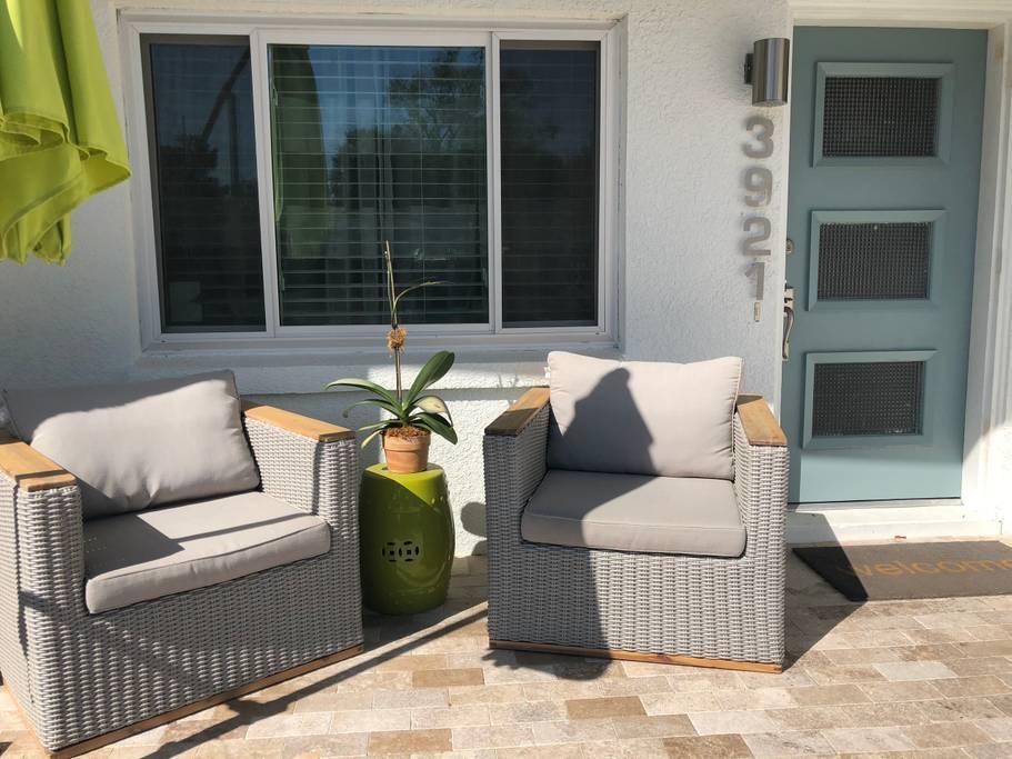 Mid Century Modern *