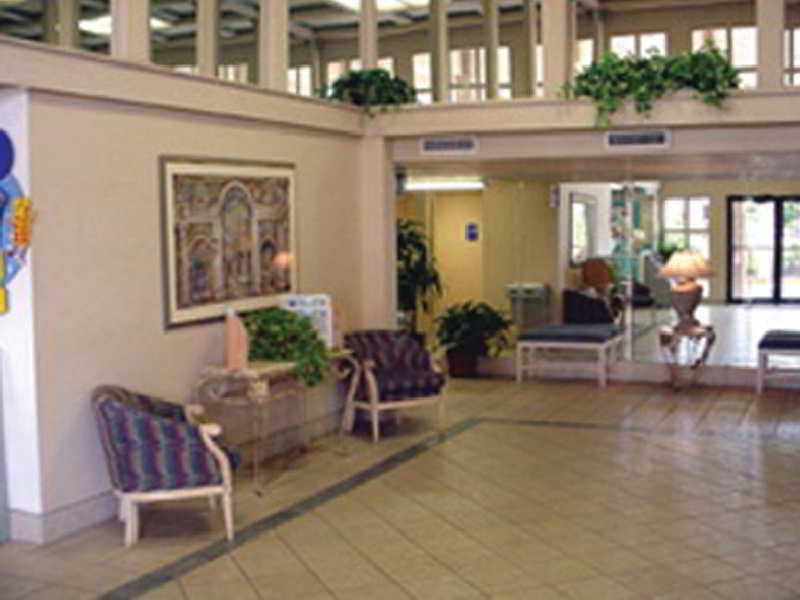 Hotel Clarion & Across From Universal 3*