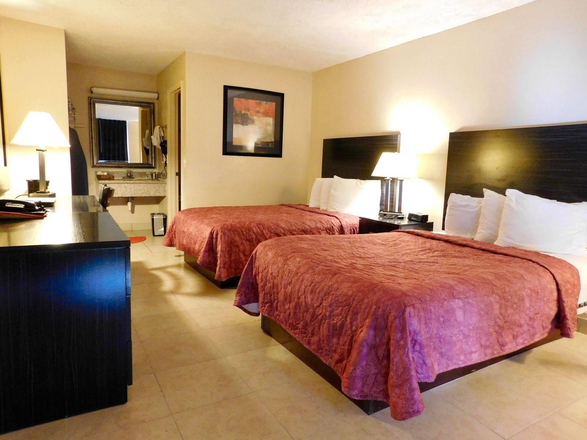 Travelodge By Wyndham Orlando At Heart Of International Drive 2*