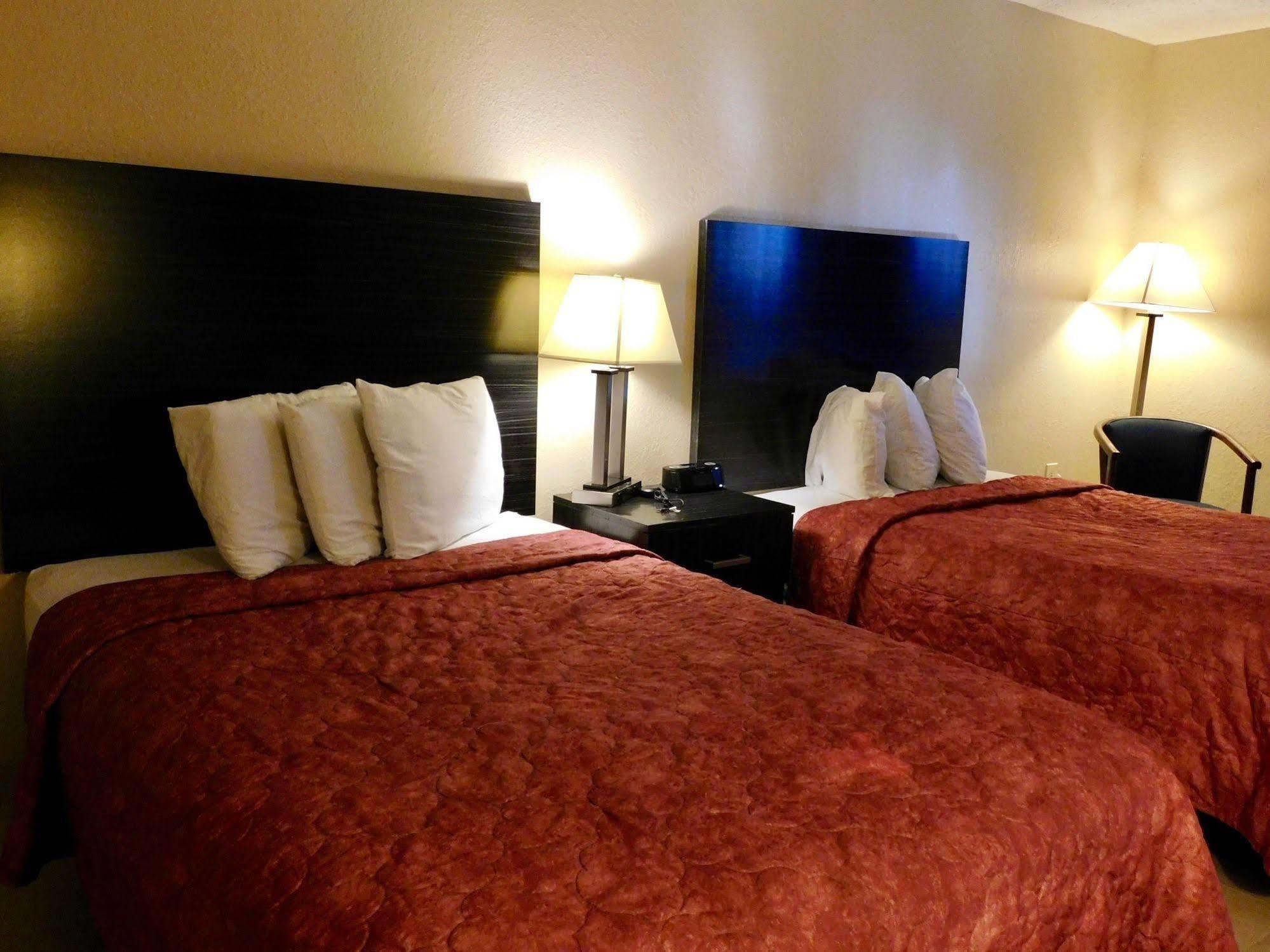 Motel Travelodge By Wyndham Orlando At Heart Of International Drive 2*