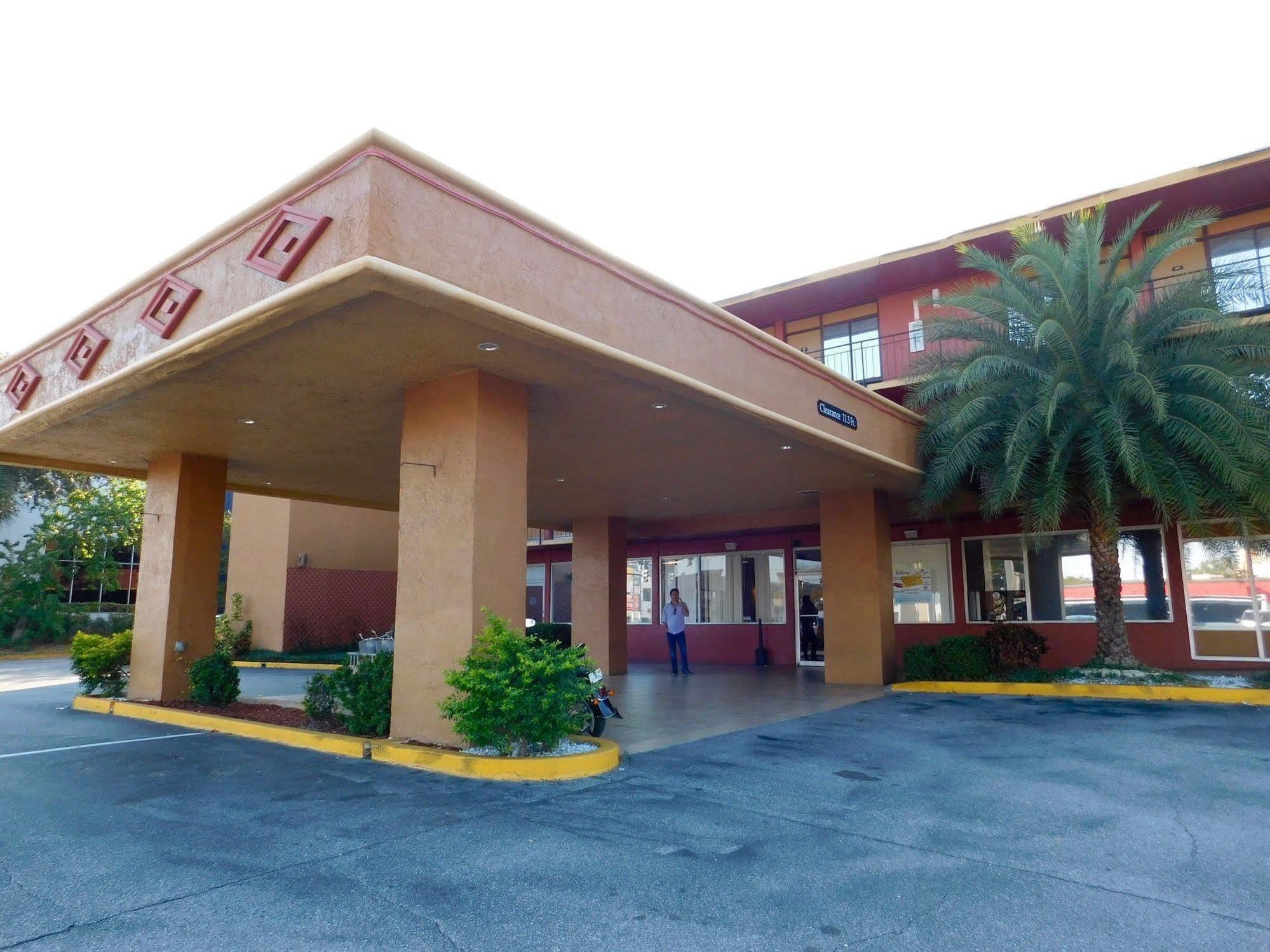 Travelodge By Wyndham Orlando At Heart Of International Drive Motel 2*