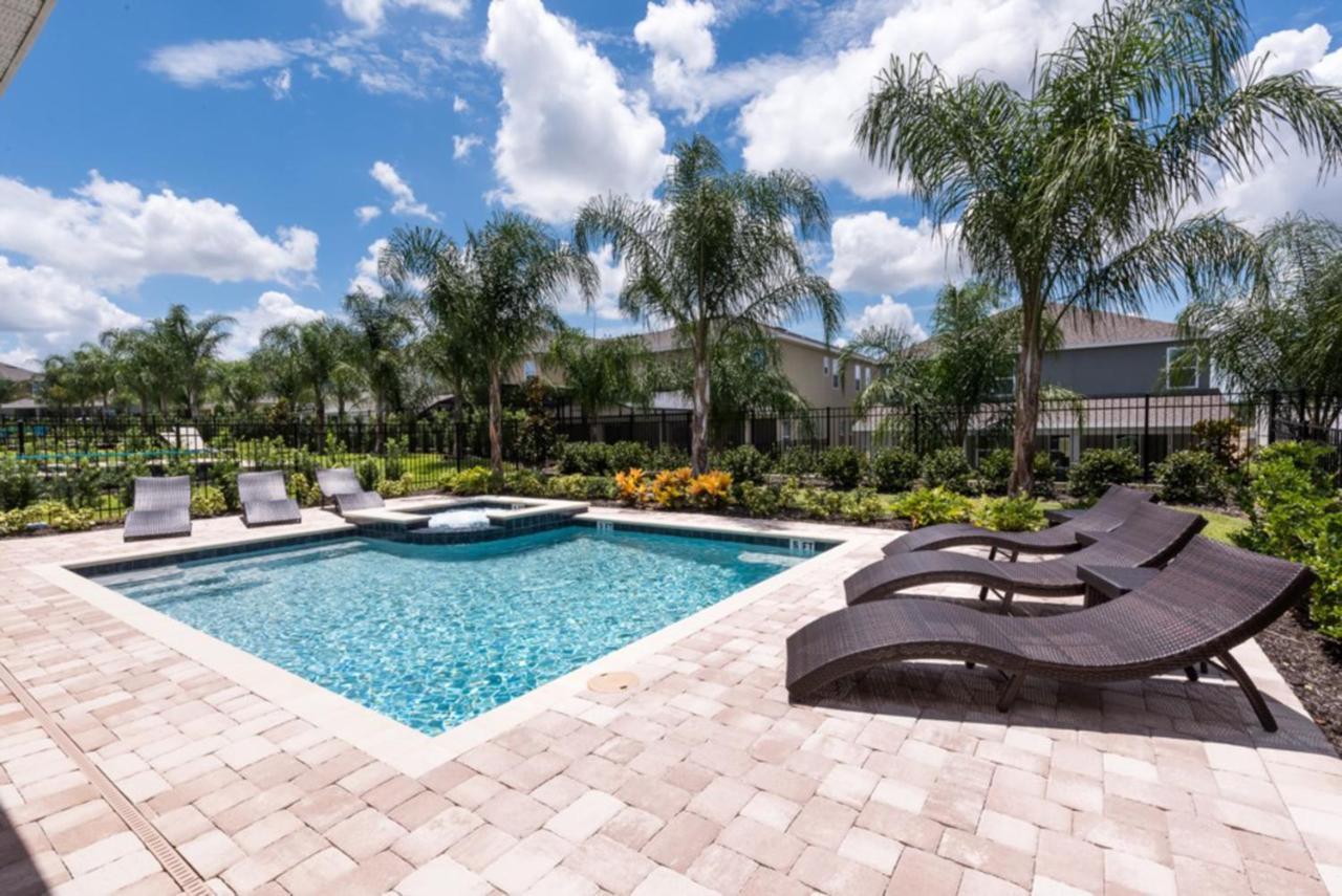 8 Bedroom Vacation With Pool Holiday home Orlando