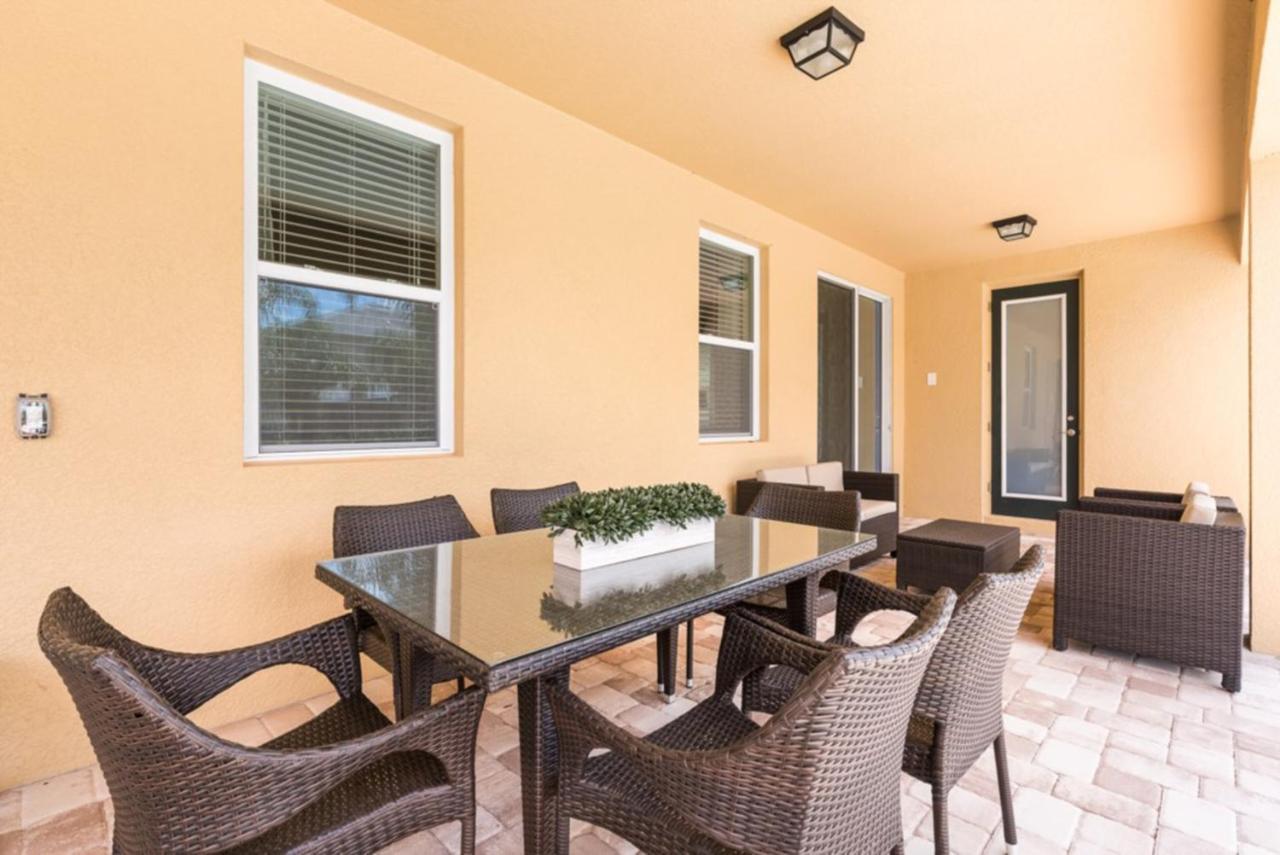 8 Bedroom Vacation With Pool Holiday home