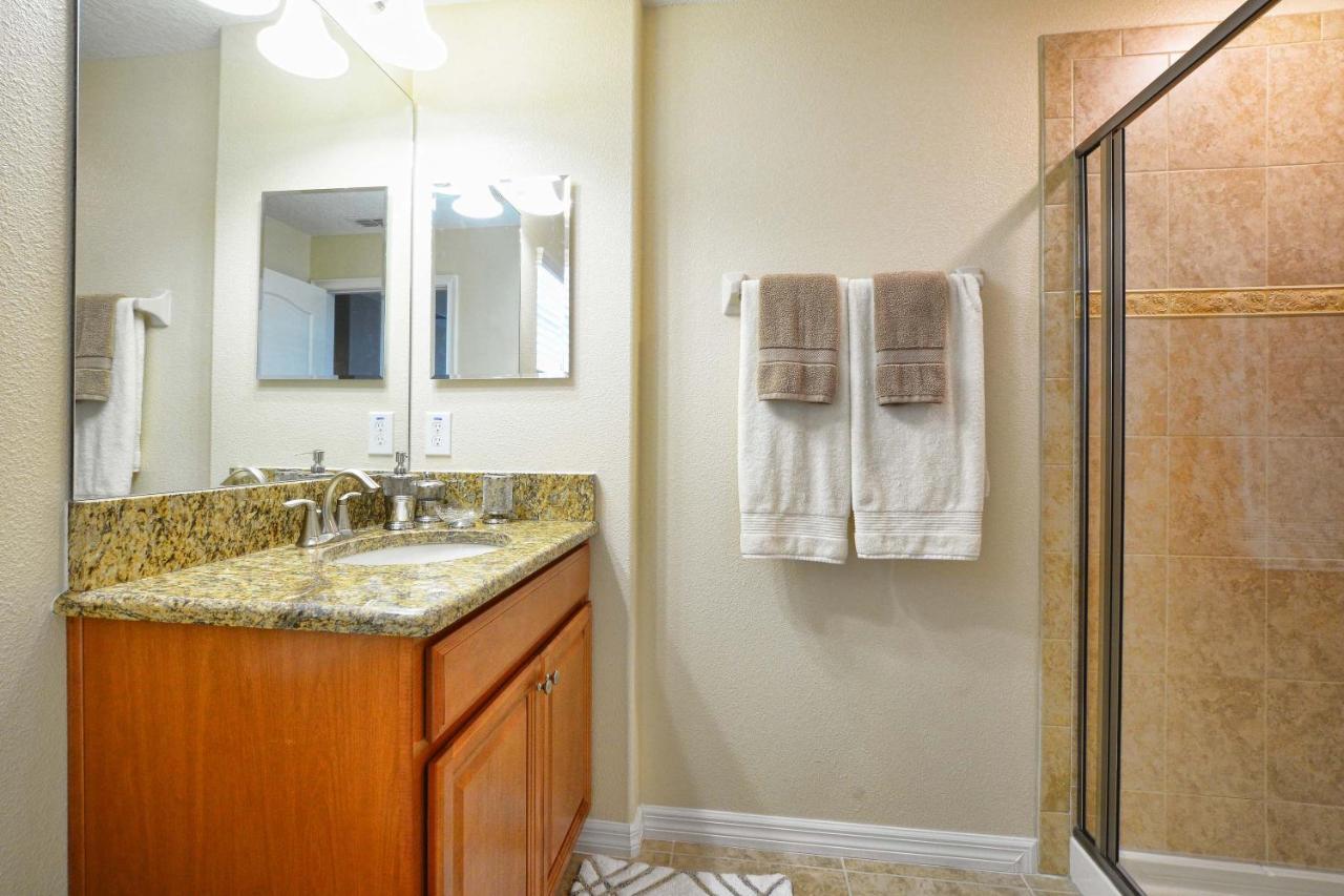 Storey Lake- 5 Bedroom Townhome W/pool -1601st