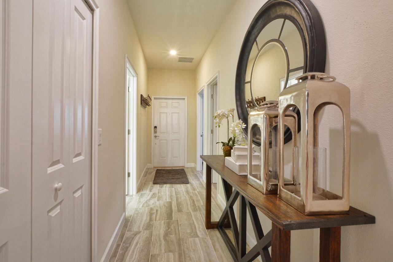 Storey Lake-4 Bedroom Townhome W/spashpool-1613st