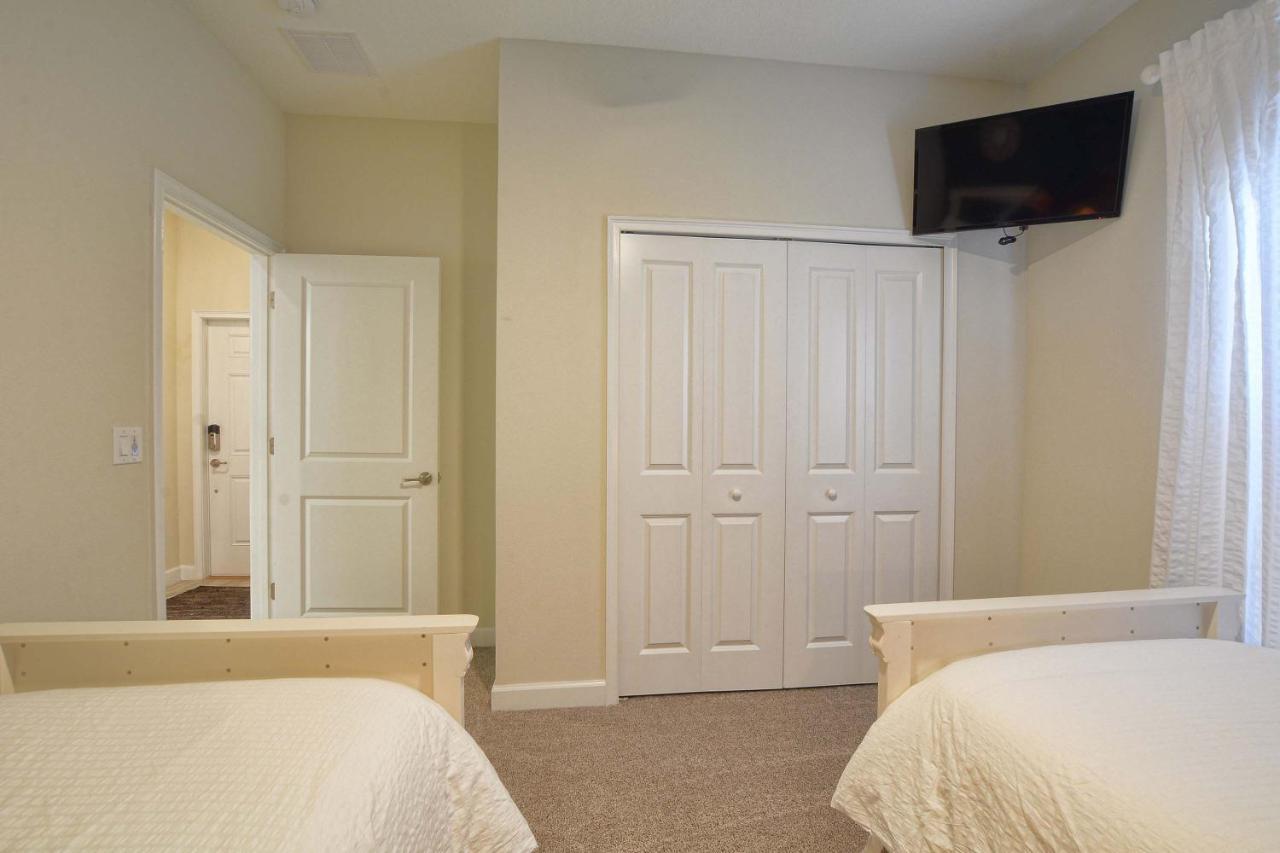 Holiday home Storey Lake-4 Bedroom Townhome W/spashpool-1613st *
