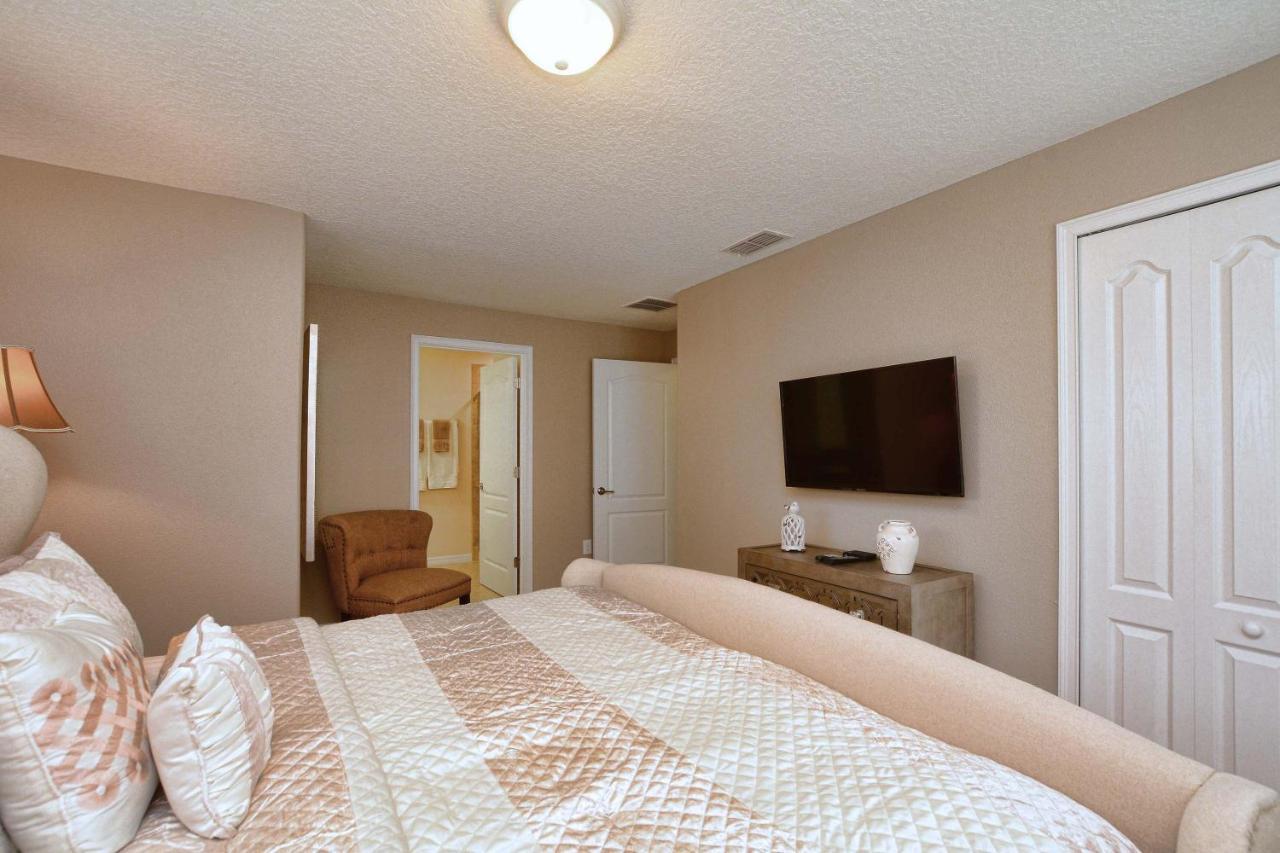 Storey Lake- 5 Bedroom Townhome W/pool -1601st