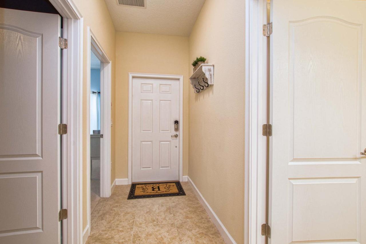 Storey Lake- 5 Bedroom Townhome W/pool -1601st Orlando