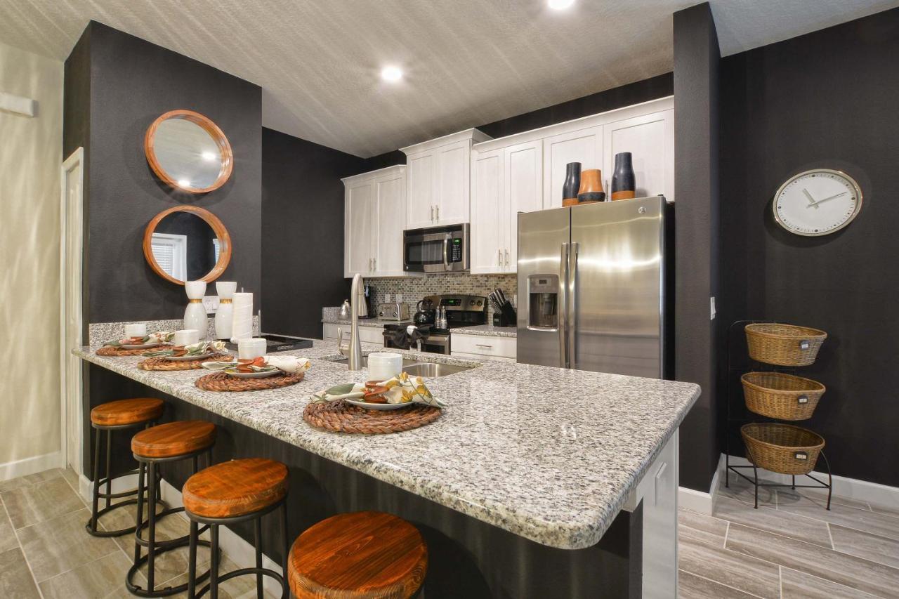 Storey Lake-4 Bedroom Townhome W/spashpool-1613st Holiday home Orlando