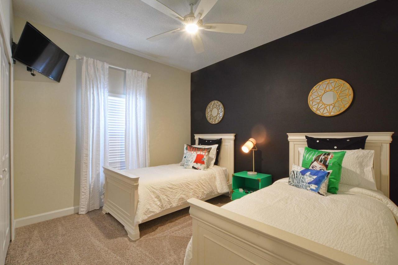 Holiday home Storey Lake-4 Bedroom Townhome W/spashpool-1613st *
